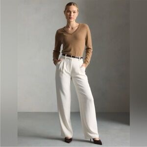 Quince Mongolian 100% cashmere v-neck long sleeve sweater in camel